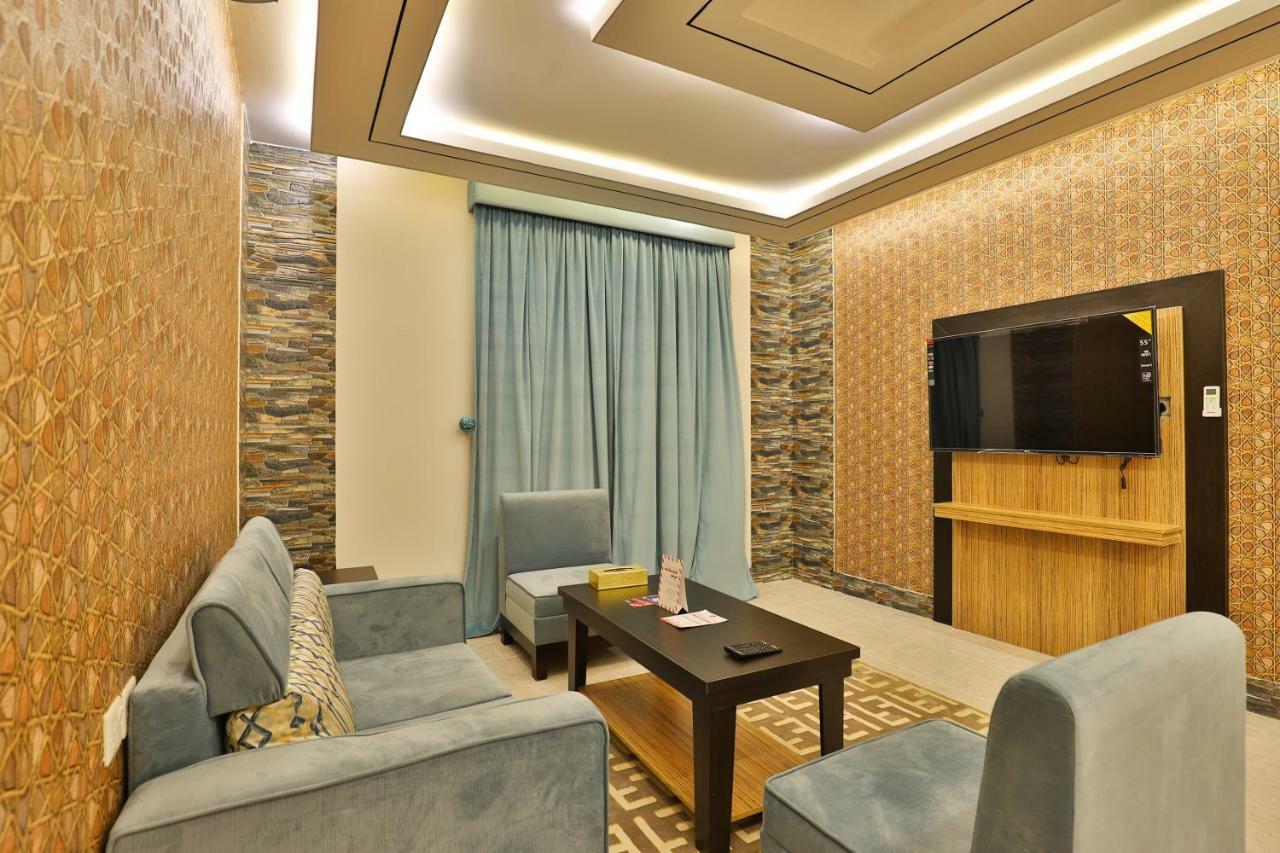 โอโย 269 เอสฟริน โฮเต็ล อพาร์ตเมนต์ Hotel ตะบูก ภายนอก รูปภาพ